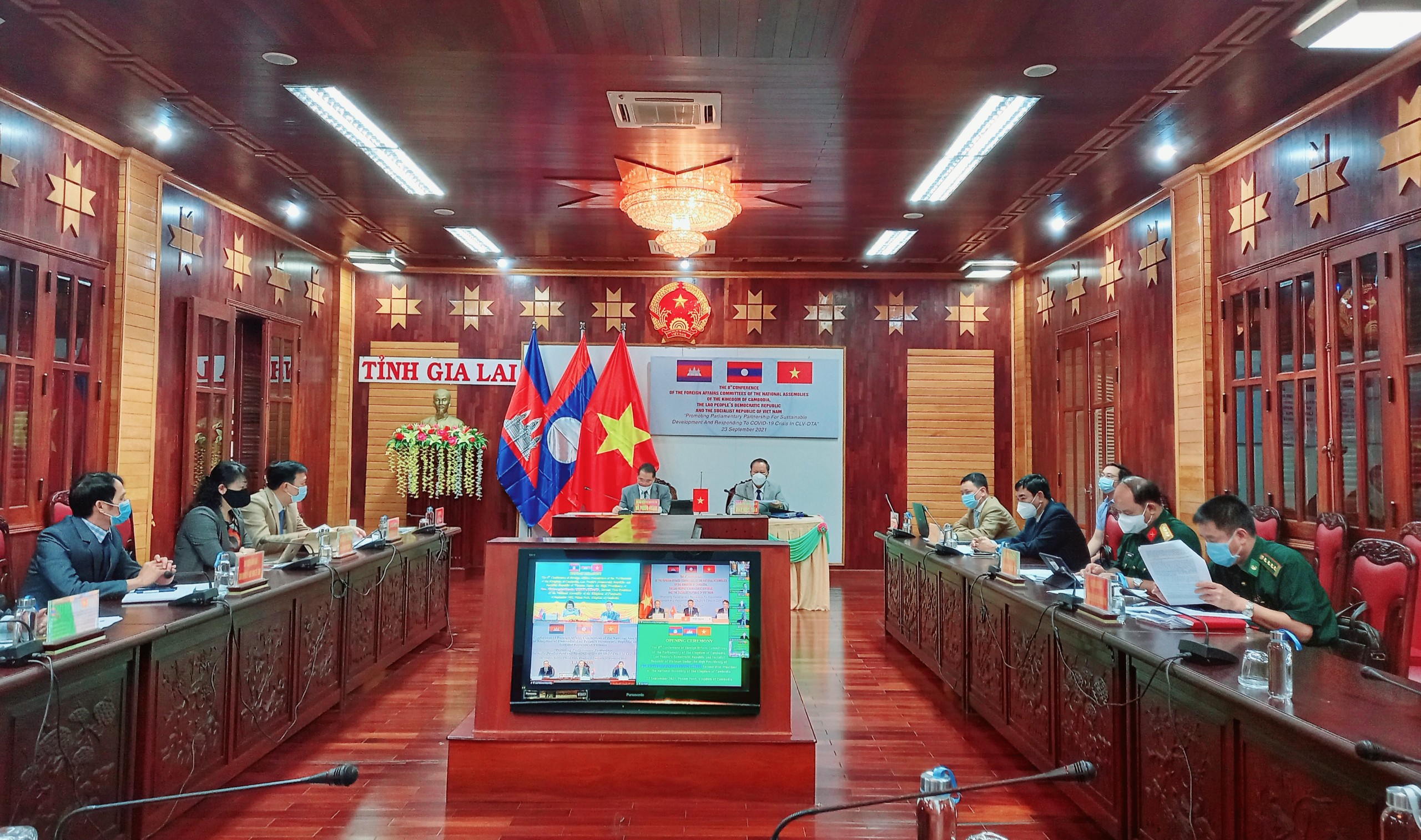 Cuộc họp ngoại giao tam quốc gồm Việt Nam - Campuchia - Lào đã diễn ra thành công, tạo ra một cơ hội để các quốc gia thảo luận về các vấn đề liên quan đến khu vực và thỏa thuận các biện pháp hợp tác cho lợi ích chung.