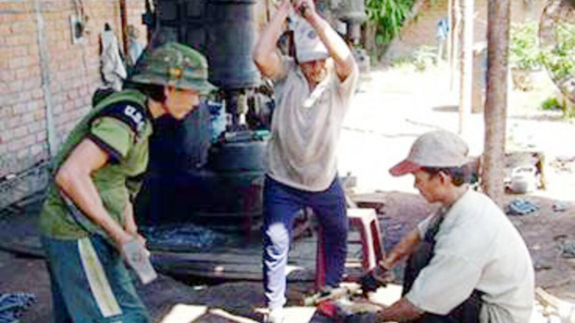 Làng nghề truyền thống Rèn Tây Phương Danh, Đập Đá