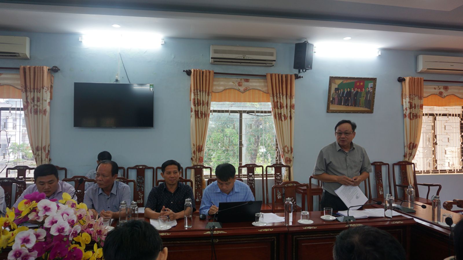 Lãnh đạo UBND huyện An Lão báo cáo kết quả hoạt động KH&CN năm 2022. Ảnh: HH
